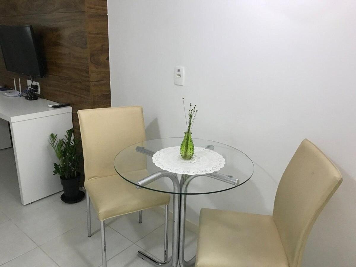 F218 Cb Excelente Flat Em Area * Brasilia